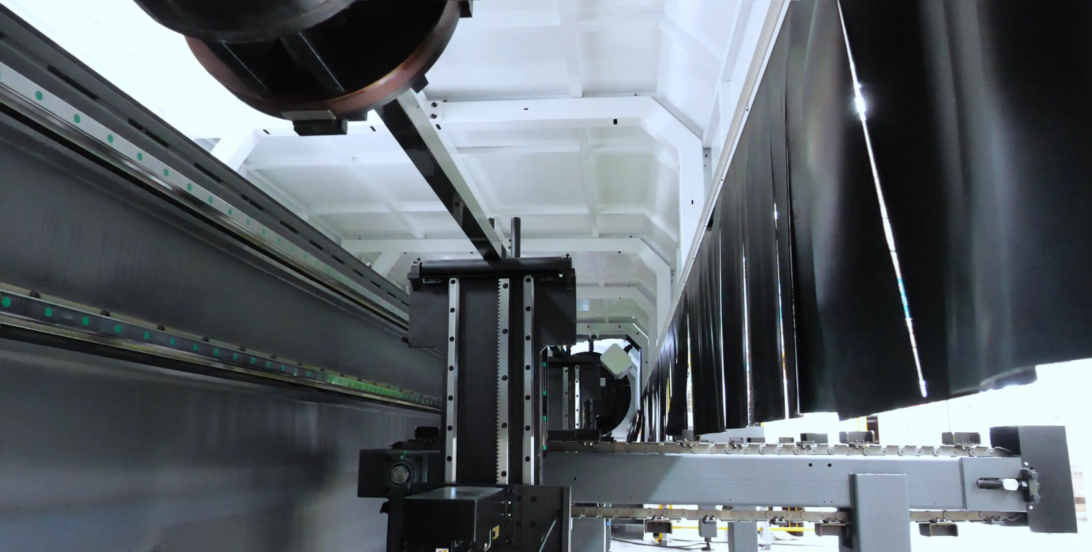 O que é uma máquina de corte a laser para tubos (2).webp