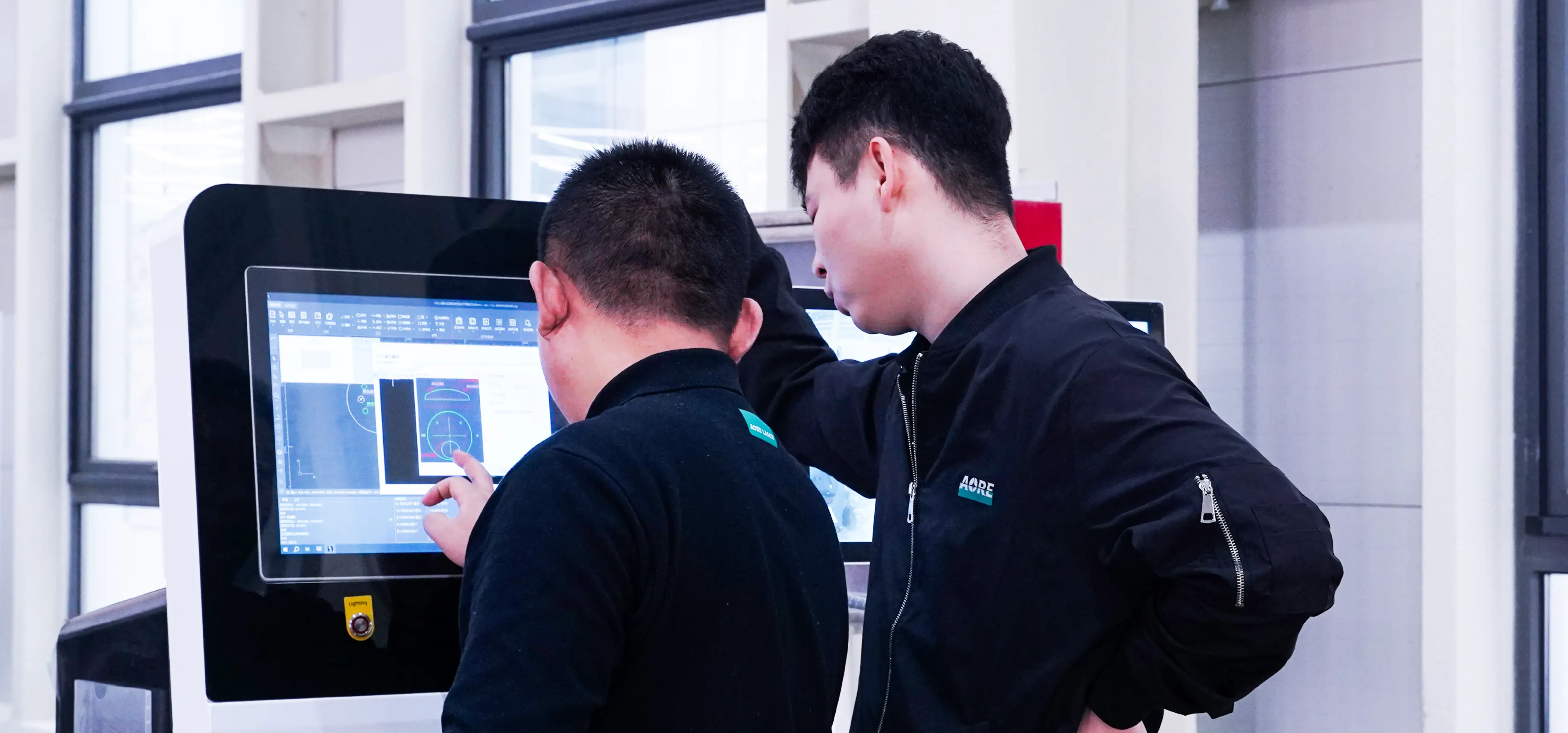 Fiber laser cutting machine installation and commissioning.webp